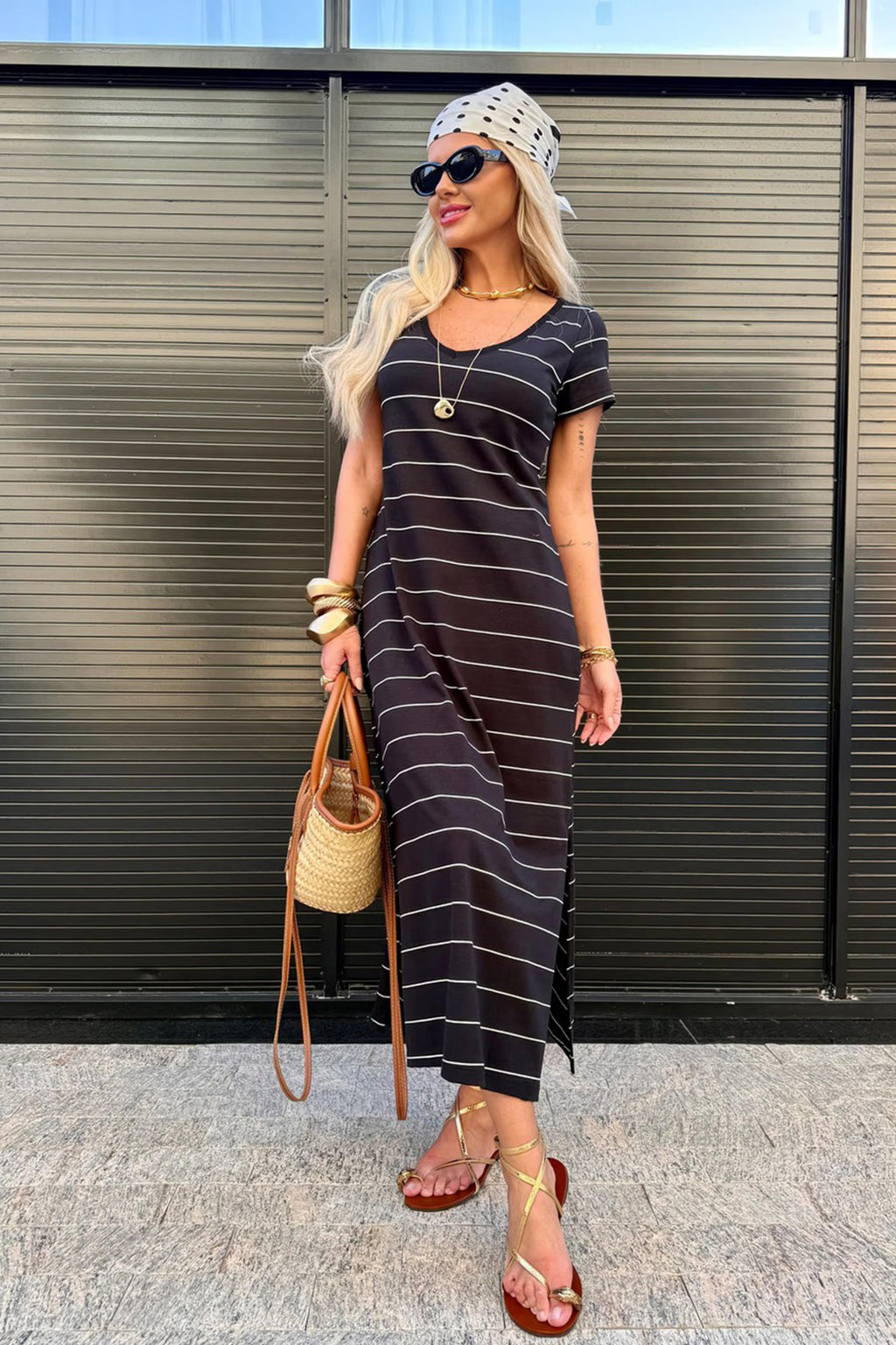 Vestido largo estilo camiseta informal con abertura lateral