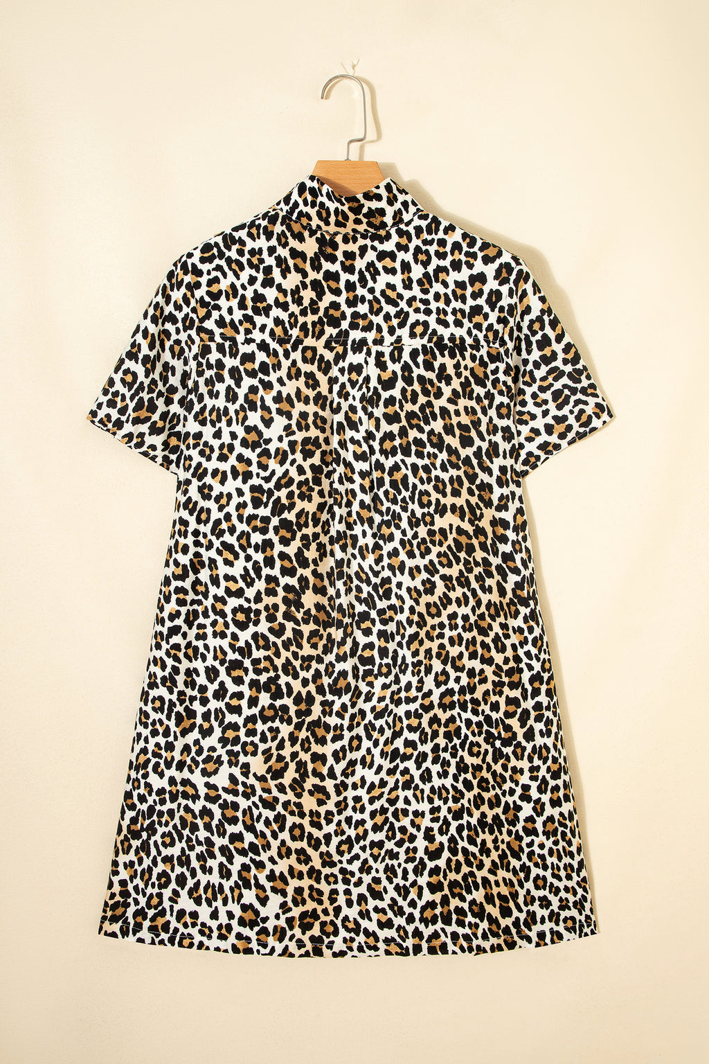 Minivestido de leopardo suelto de manga corta