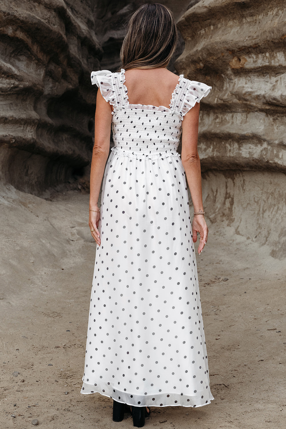 Vestido largo con estampado de lunares