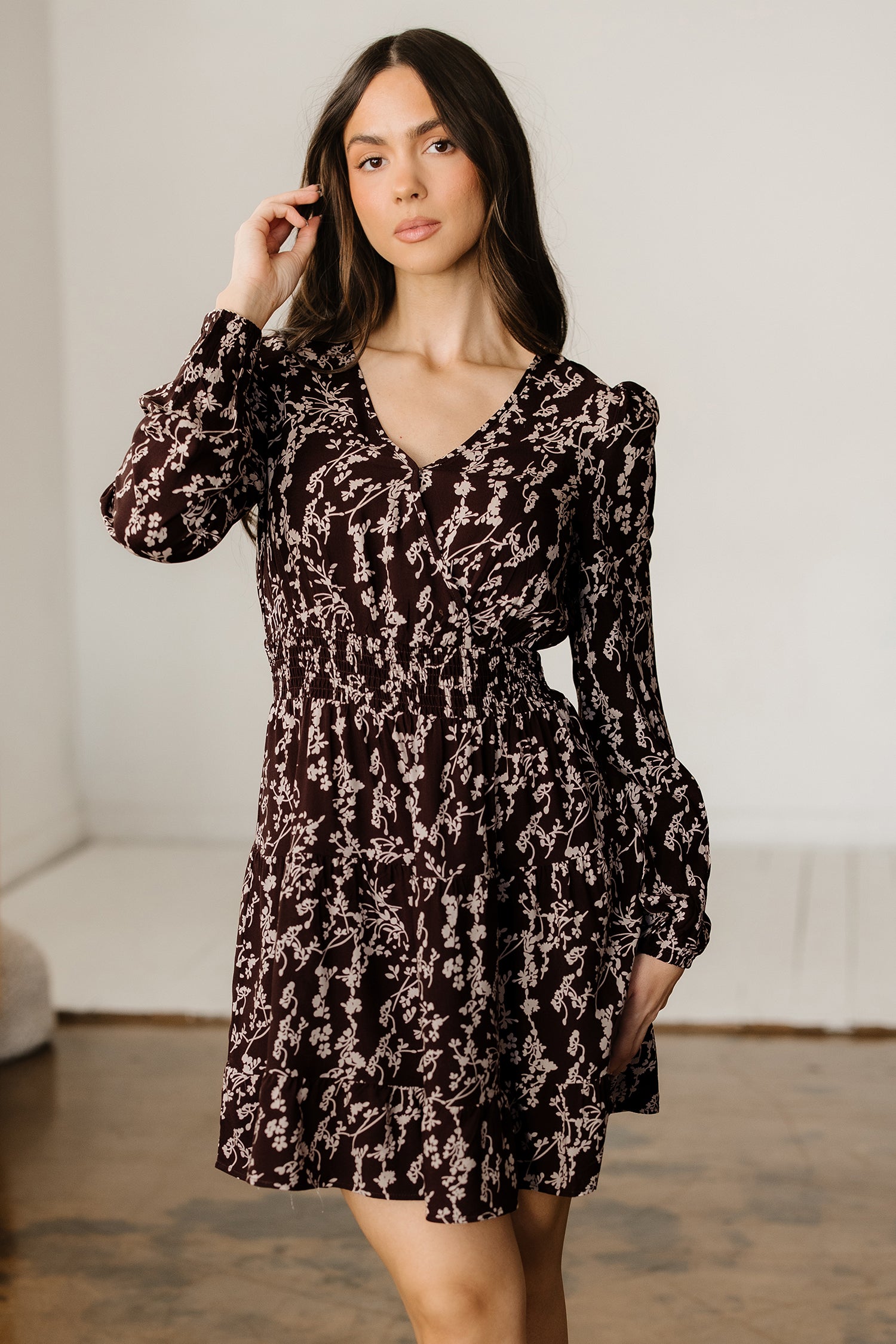 Mini vestido estampado floral acampanada marrón