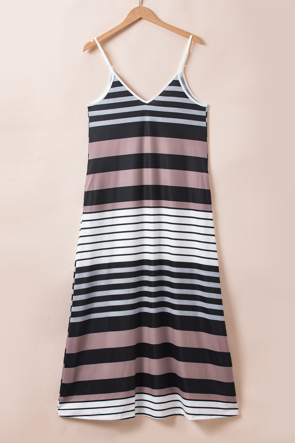 Vestido largo con cuello en V y tirantes