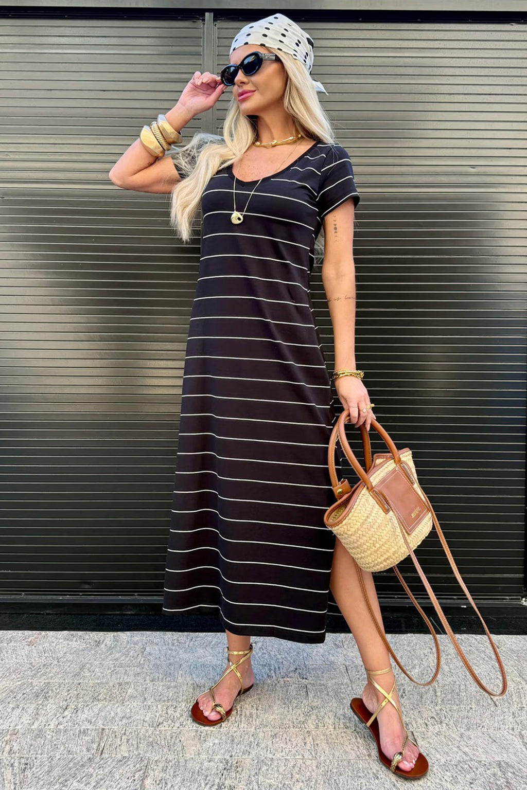 Vestido largo estilo camiseta informal con abertura lateral