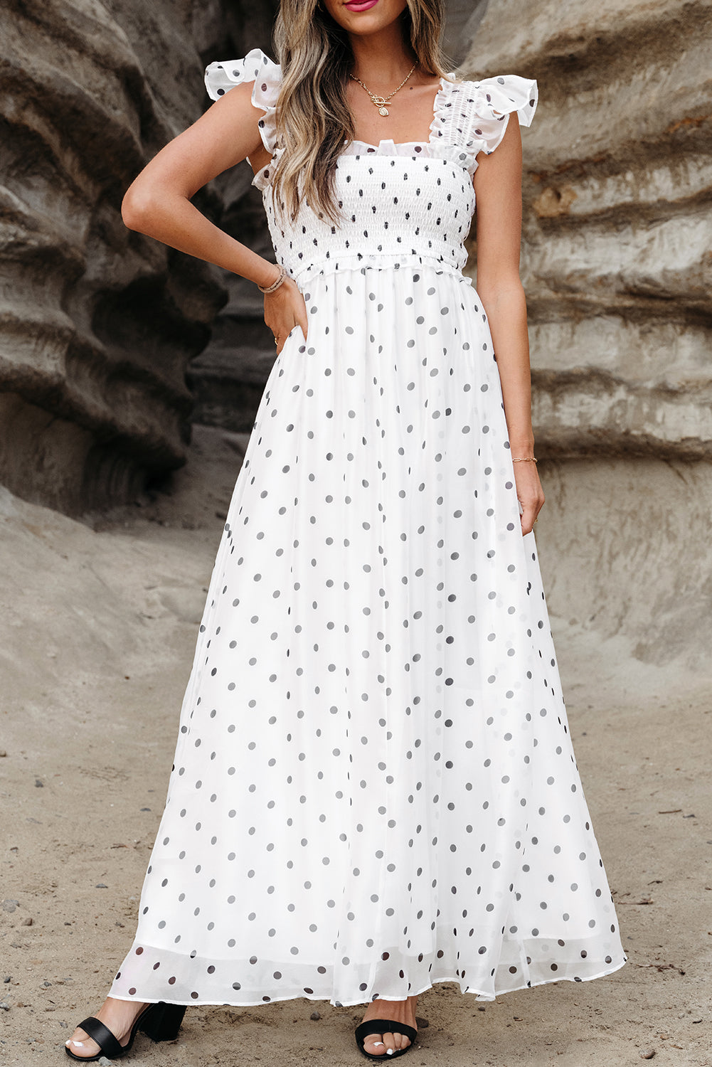 Vestido largo con estampado de lunares