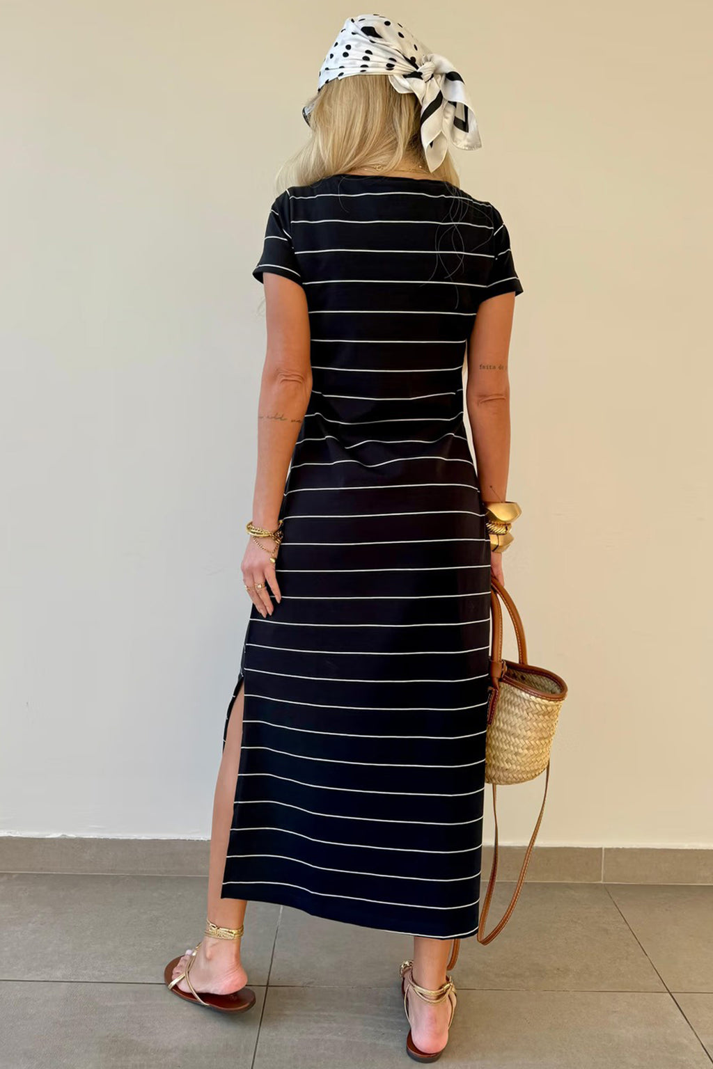 Vestido largo estilo camiseta informal con abertura lateral