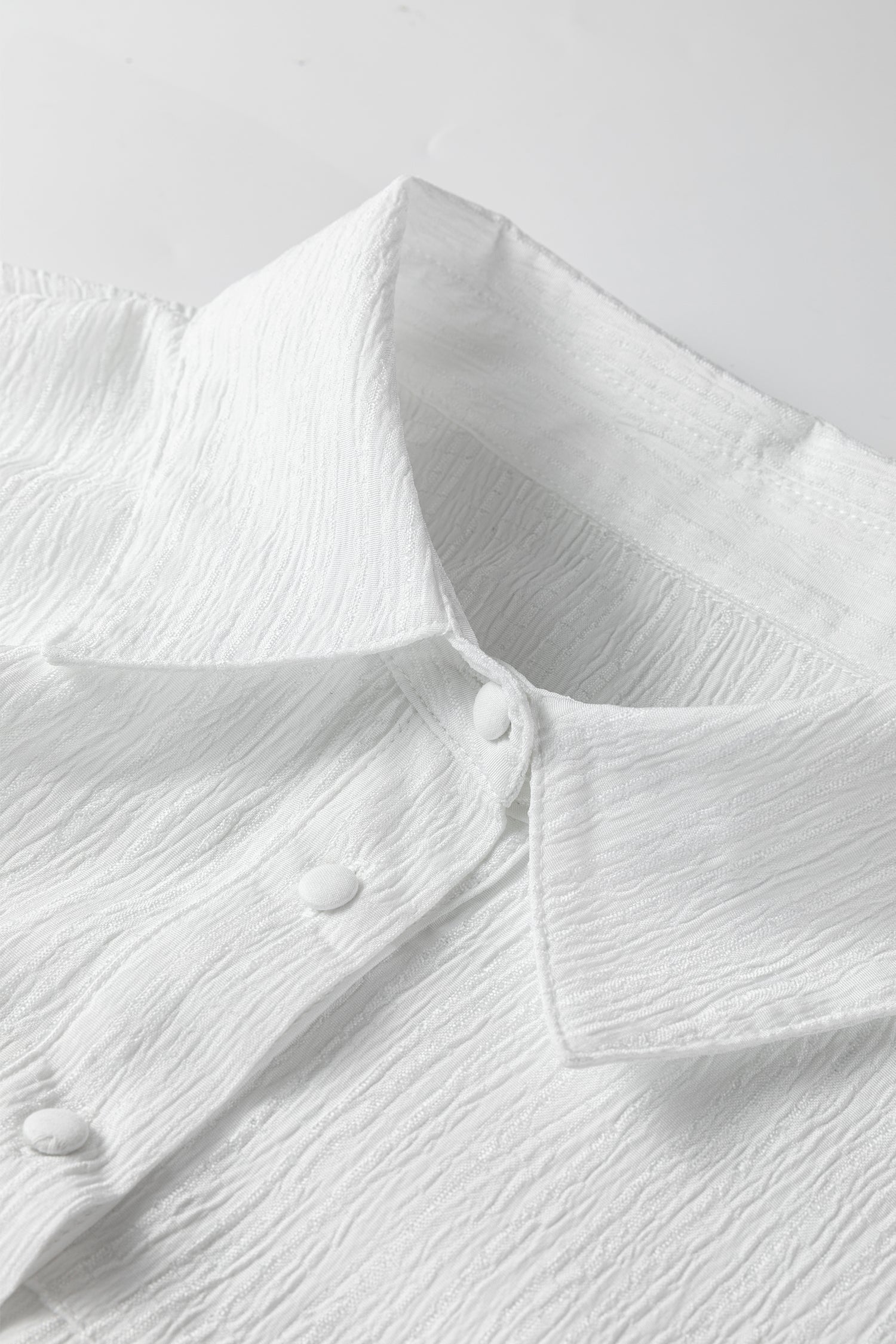 Camisa holgada con botones y manga farol