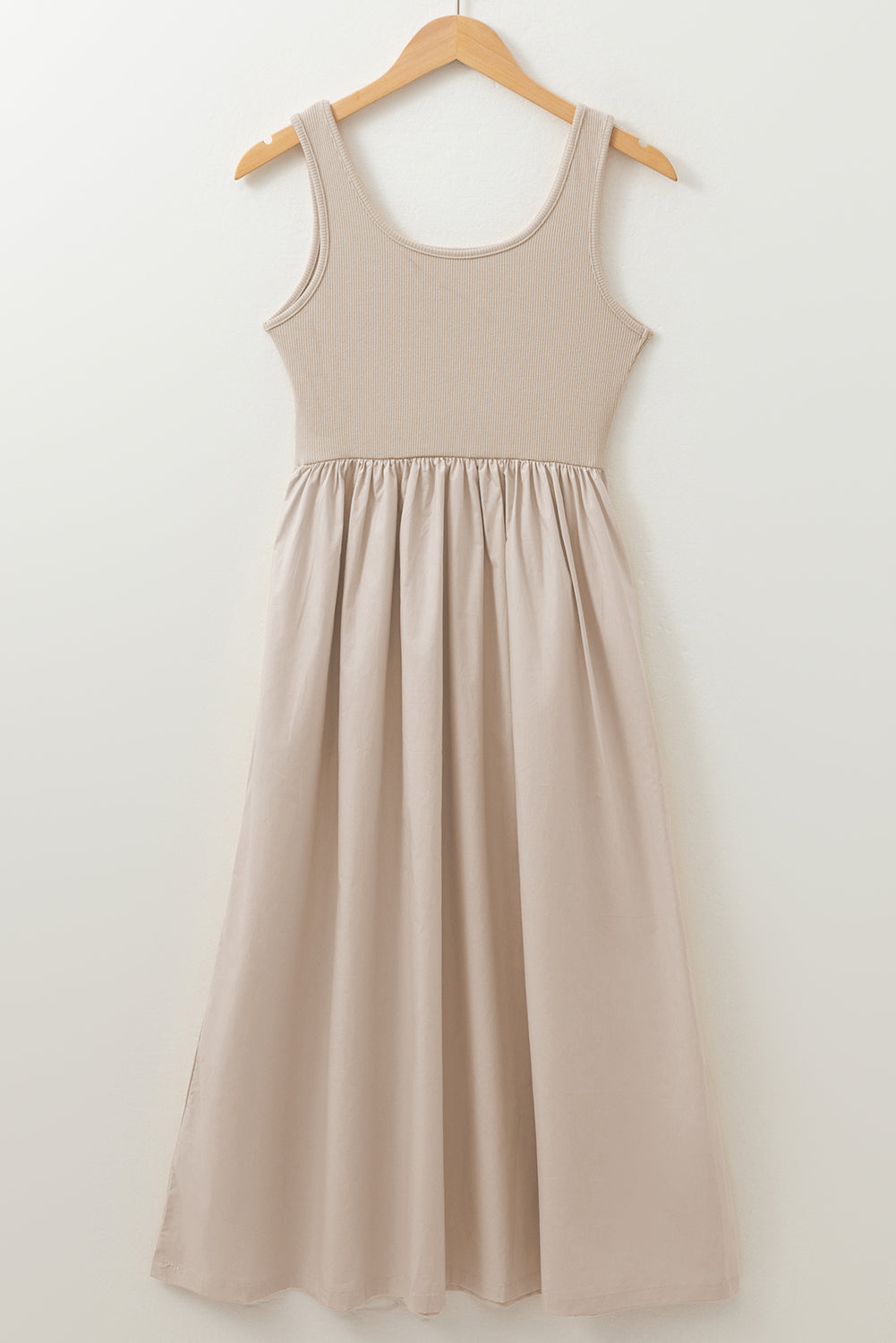 Vestido largo sin mangas plisado con corpiño de canalé