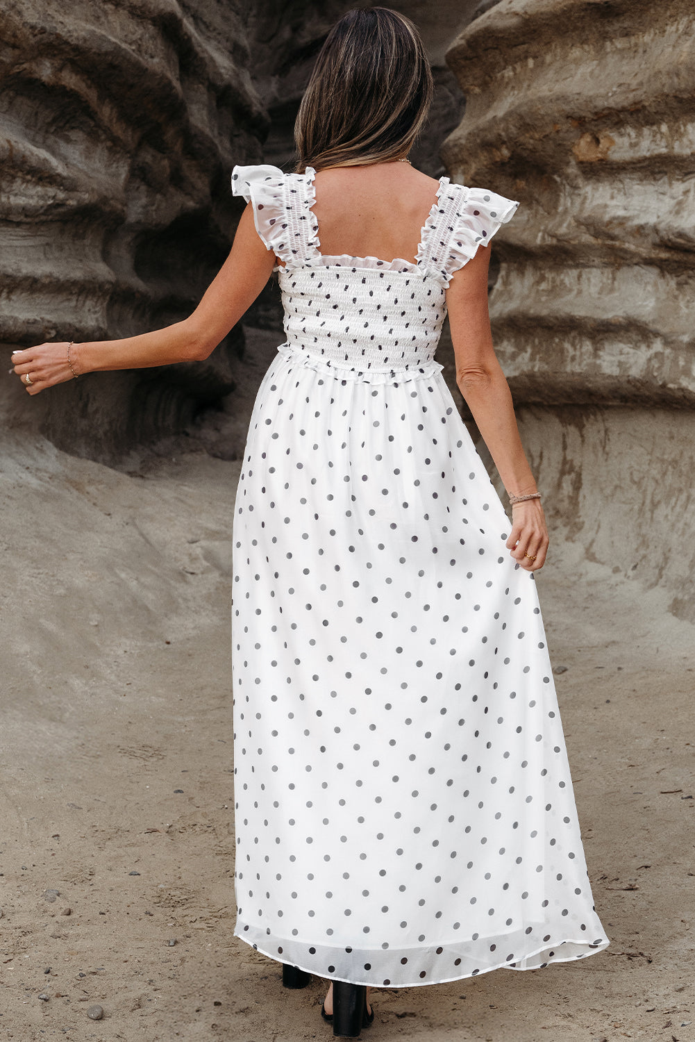 Vestido largo con estampado de lunares