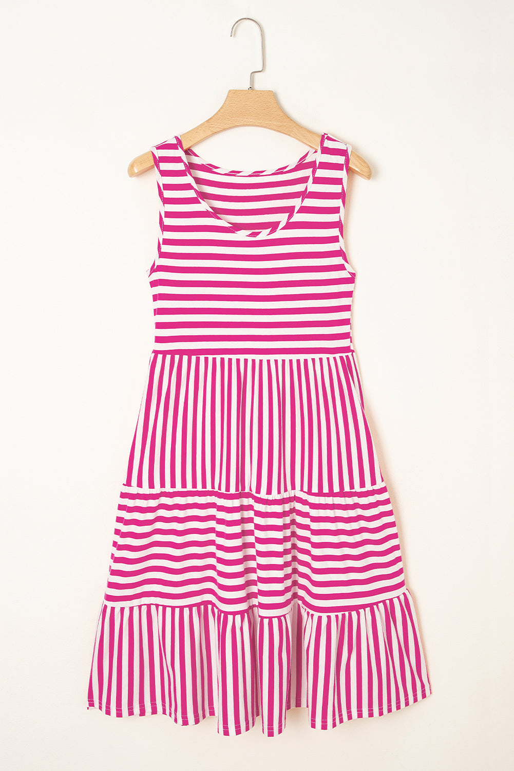 Rose Stripe U Neck Maneveless Fit