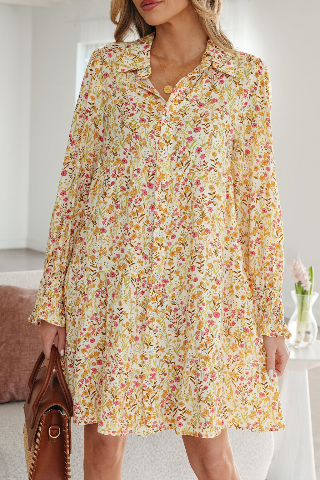 Vestido camisero suelto de manga larga con puños fruncidos