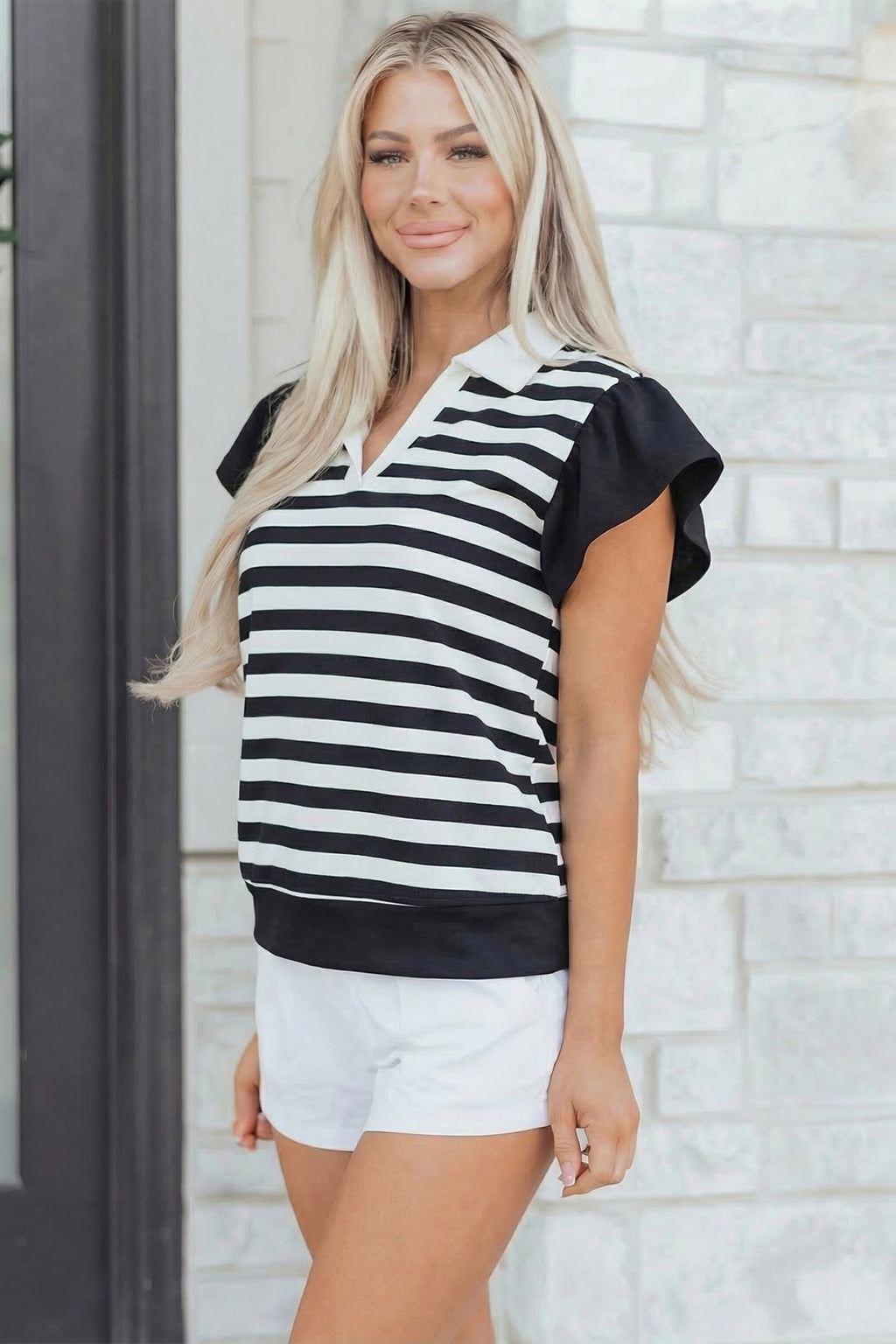Blusa manga corta con volantes y cuello en V