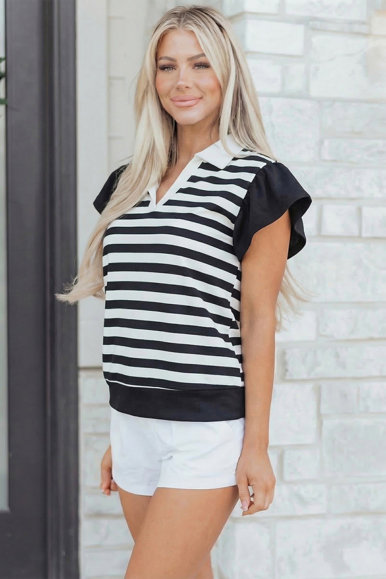 Blusa manga corta con volantes y cuello en V