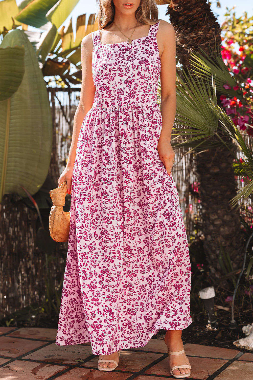 Vestido maxi sin mangas de color rosa