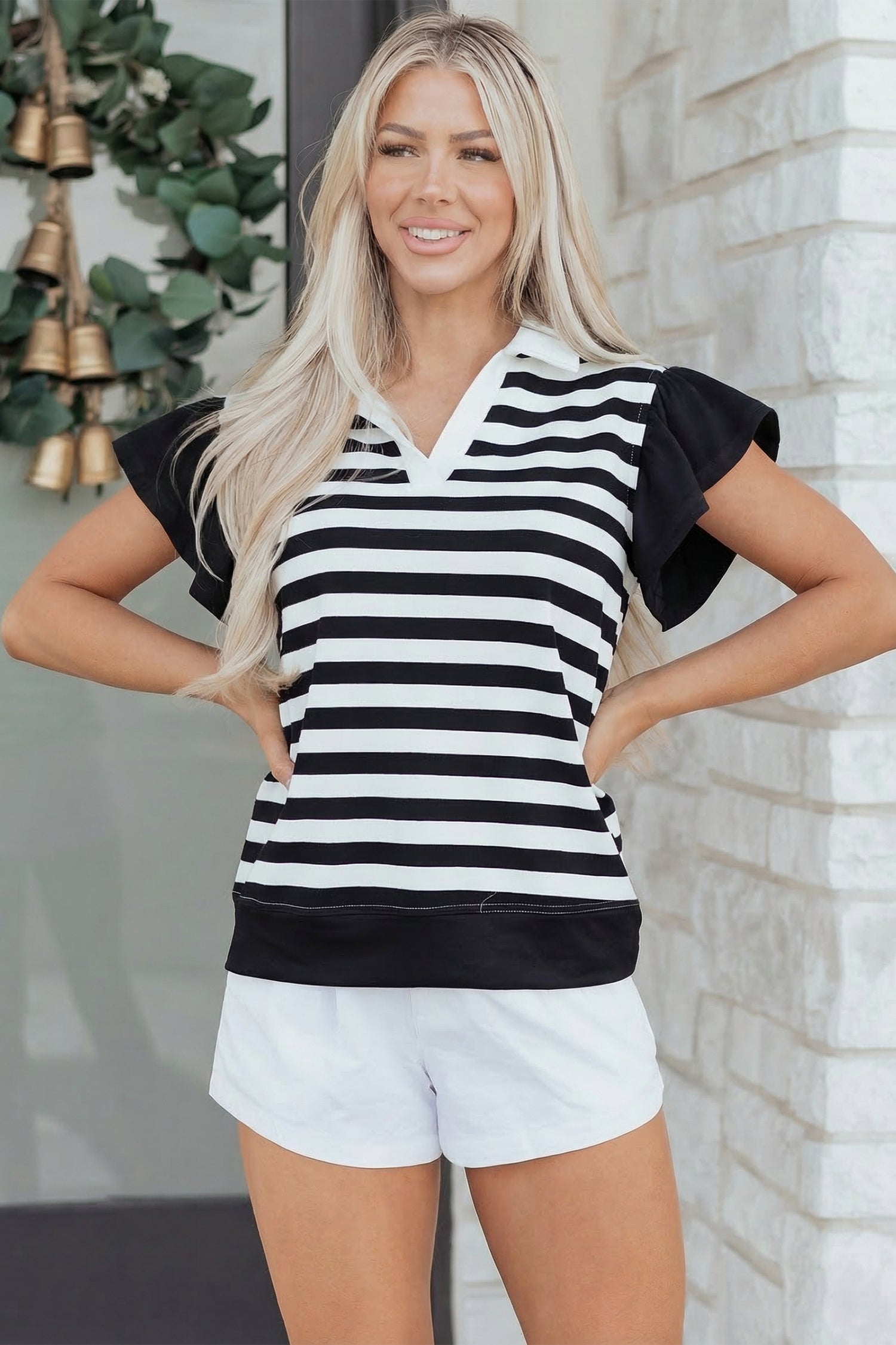 Blusa manga corta con volantes y cuello en V