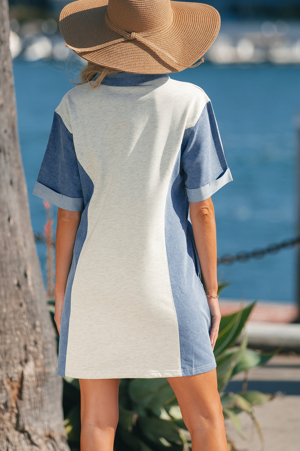 Vestido túnica estilo camiseta con cuello polo