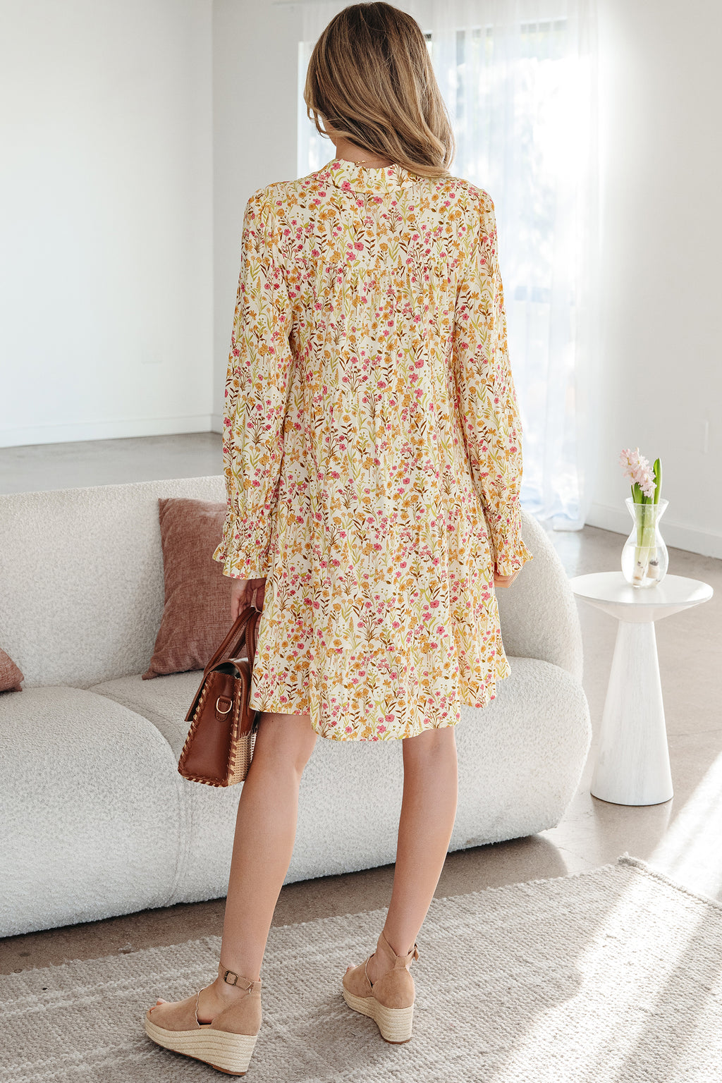 Vestido camisero suelto de manga larga con puños fruncidos