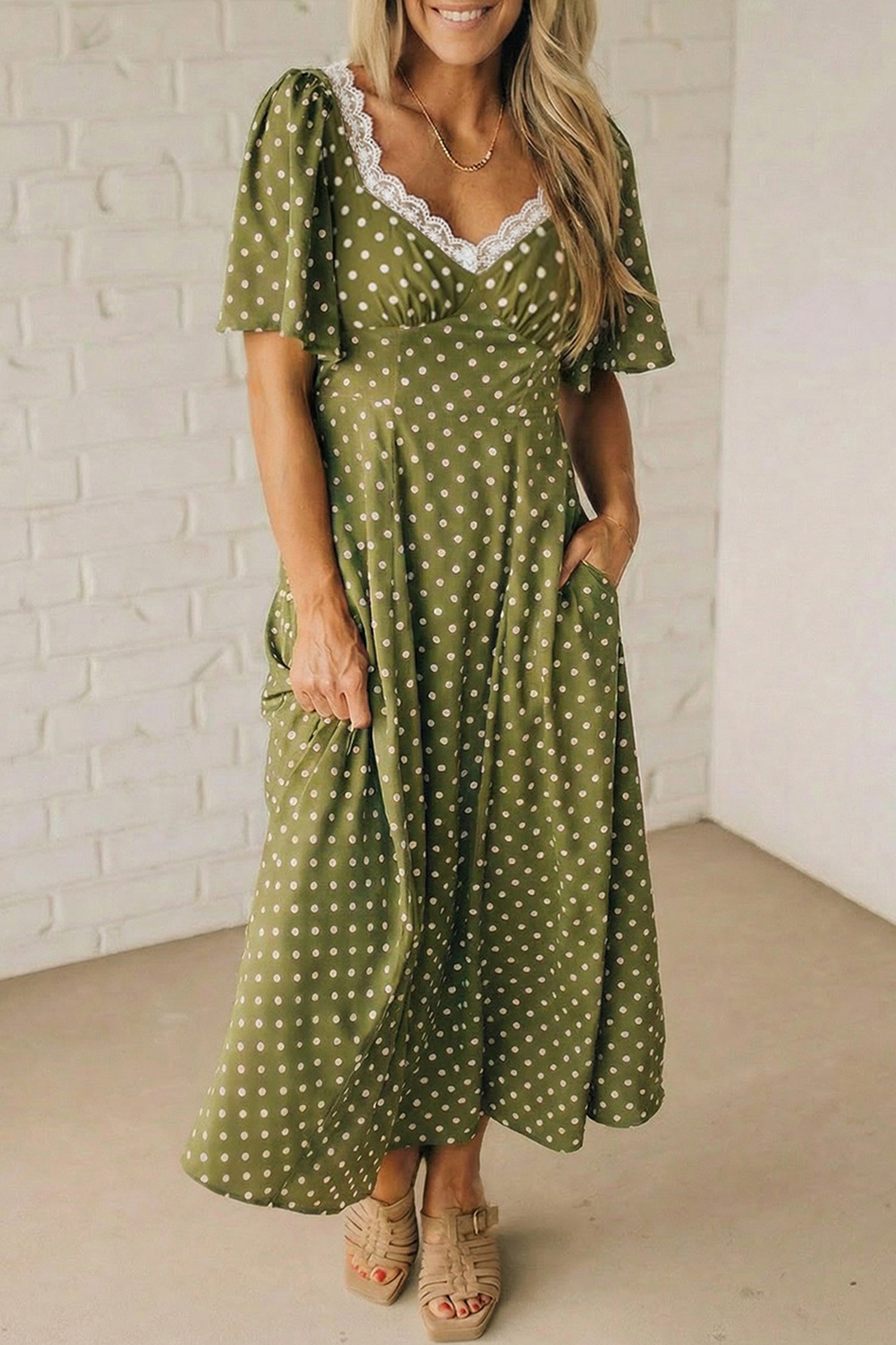 Vestido largo escote de encaje