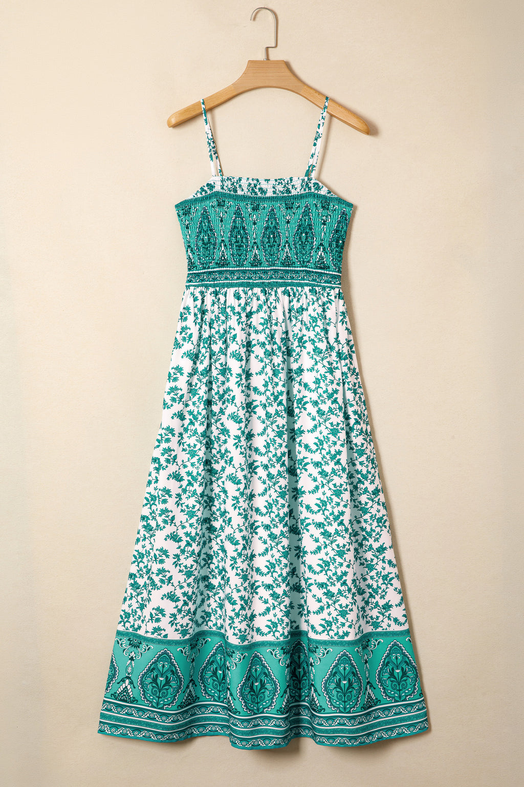 Vestido largo de tirantes fruncido con estampado floral bohemio verde