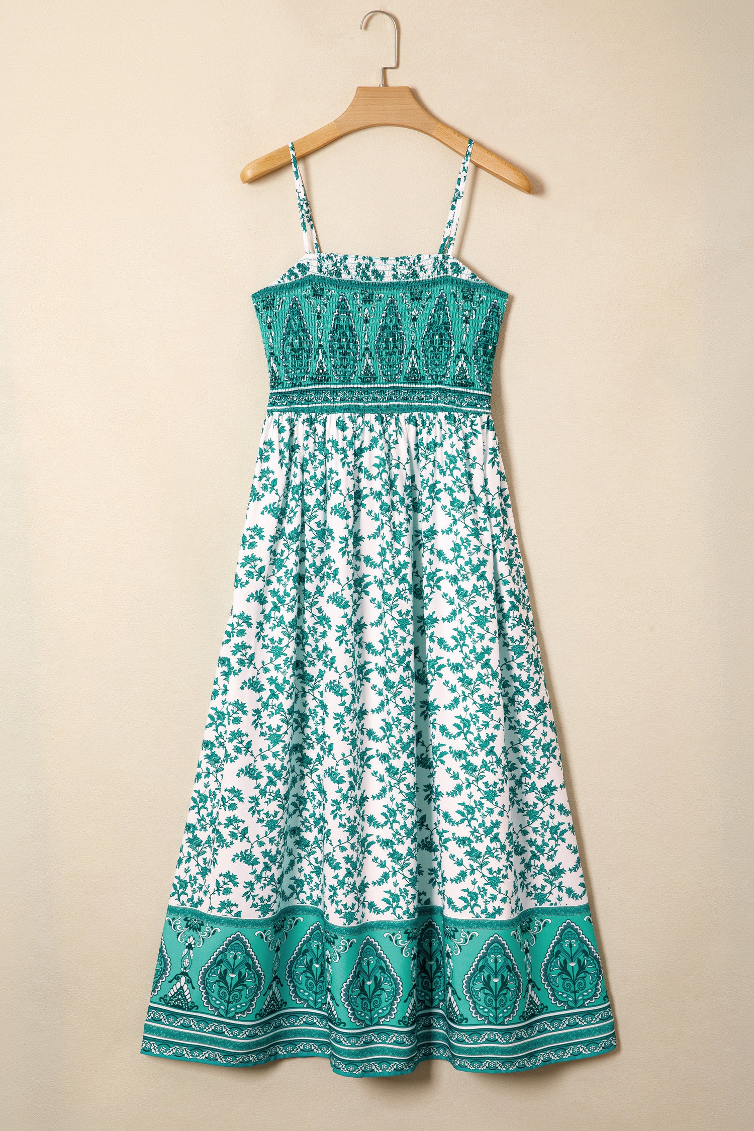 Vestido largo de tirantes fruncido con estampado floral bohemio verde