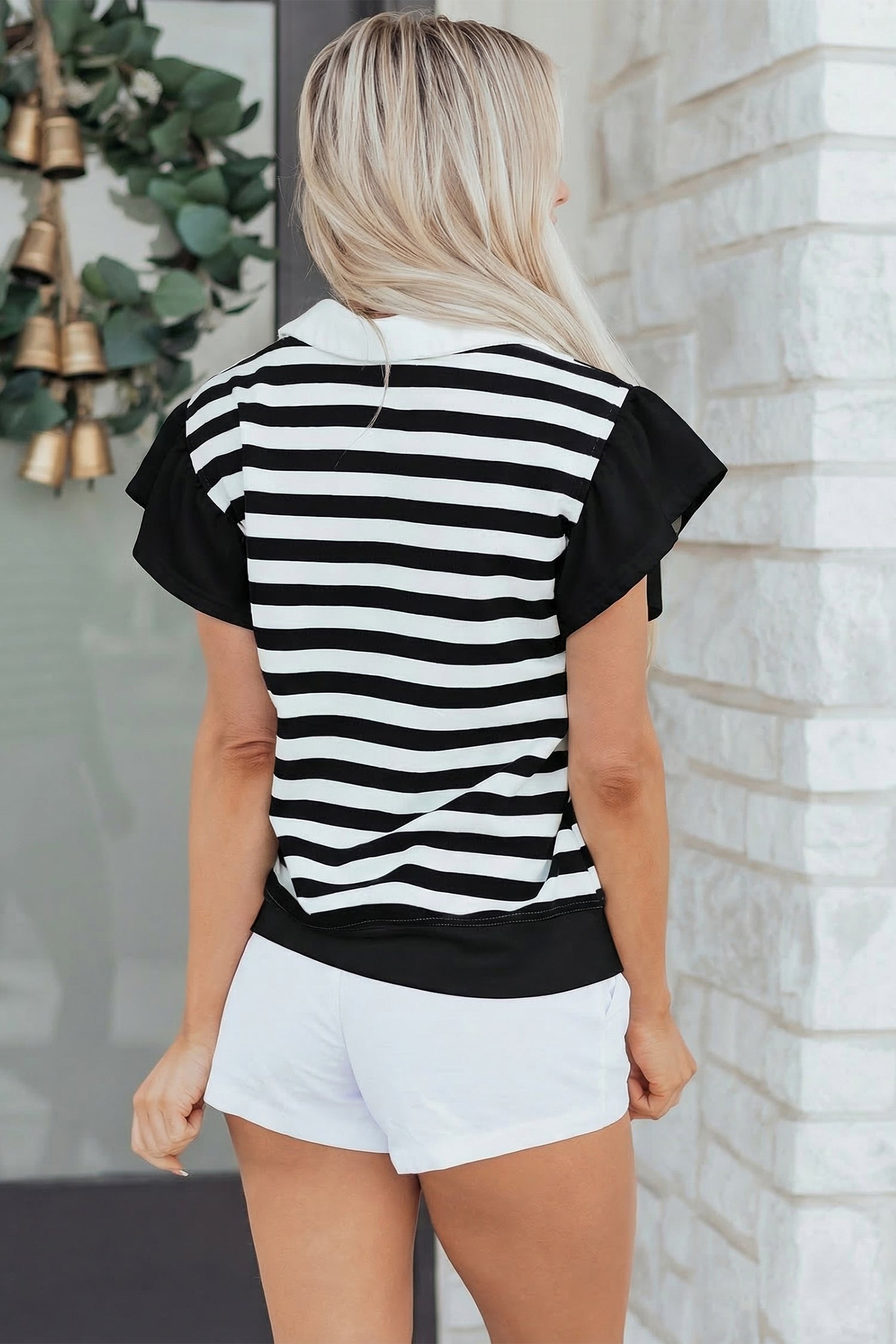 Blusa manga corta con volantes y cuello en V