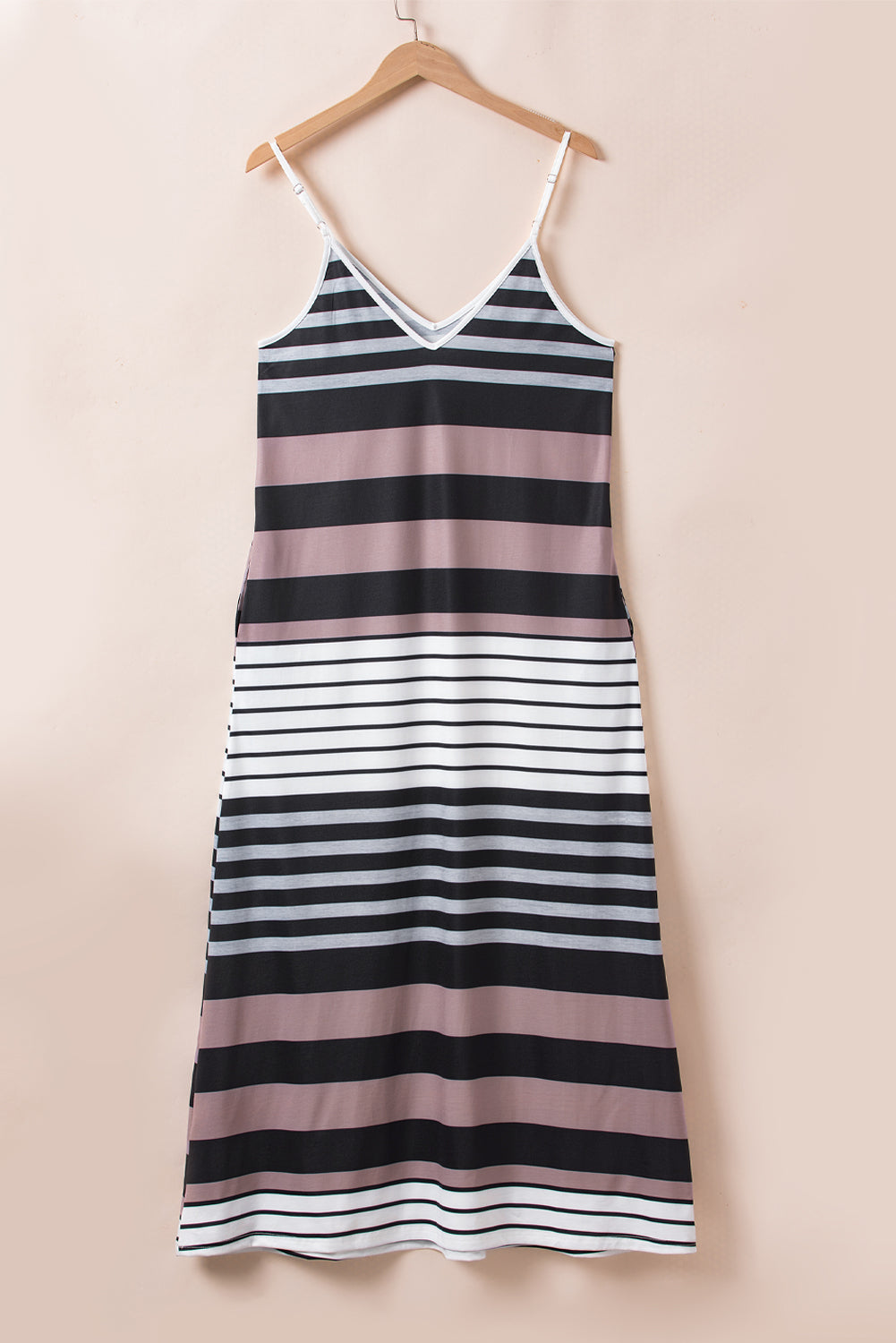 Vestido largo con cuello en V y tirantes