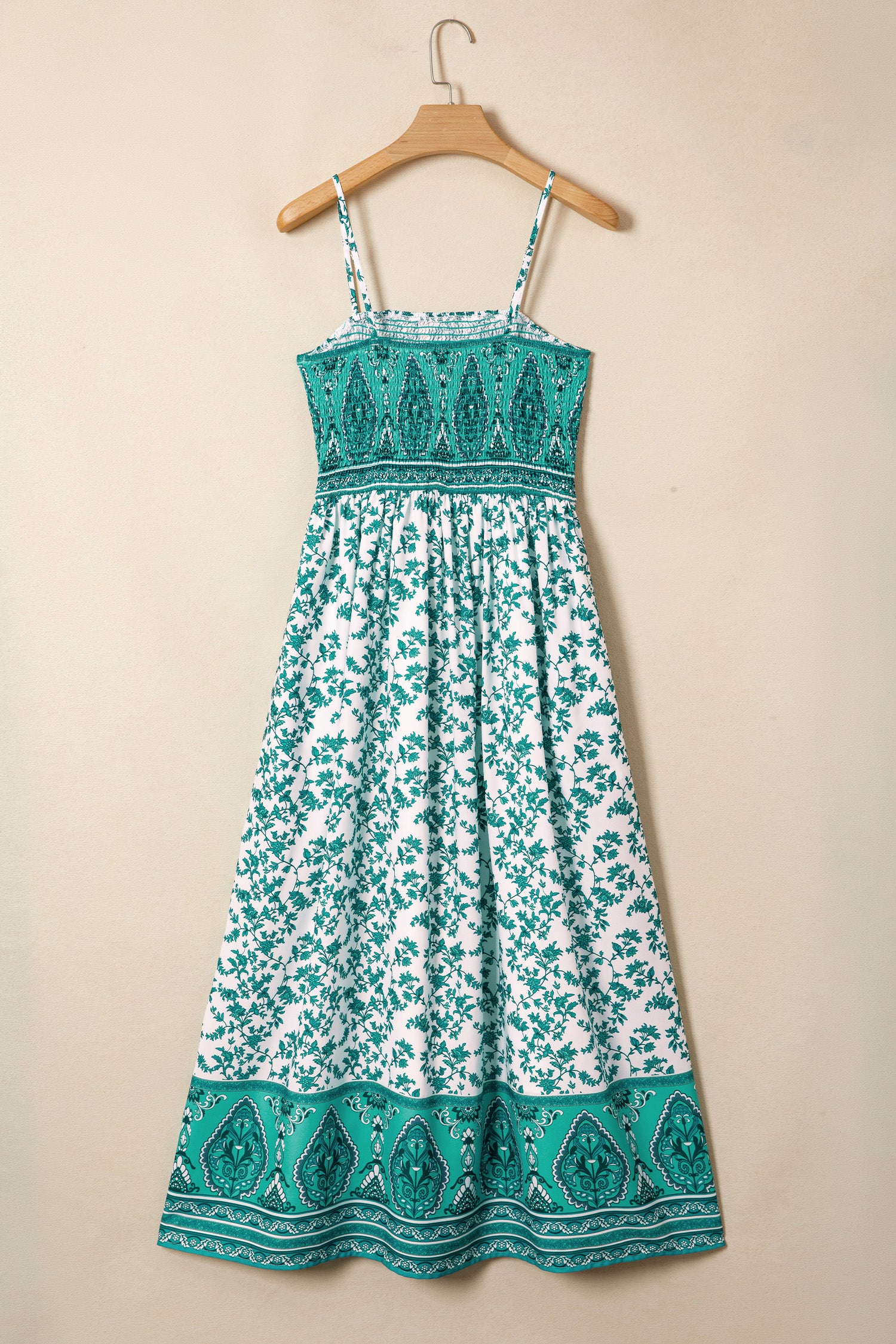 Vestido largo de tirantes fruncido con estampado floral bohemio verde