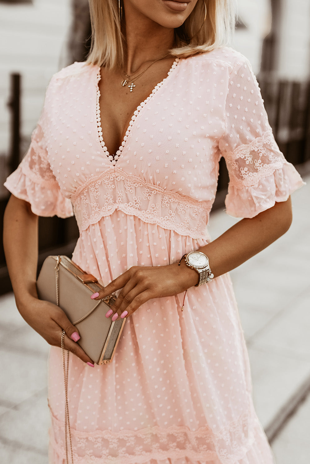 Vestido largo con ribete de encaje y lunares suizos