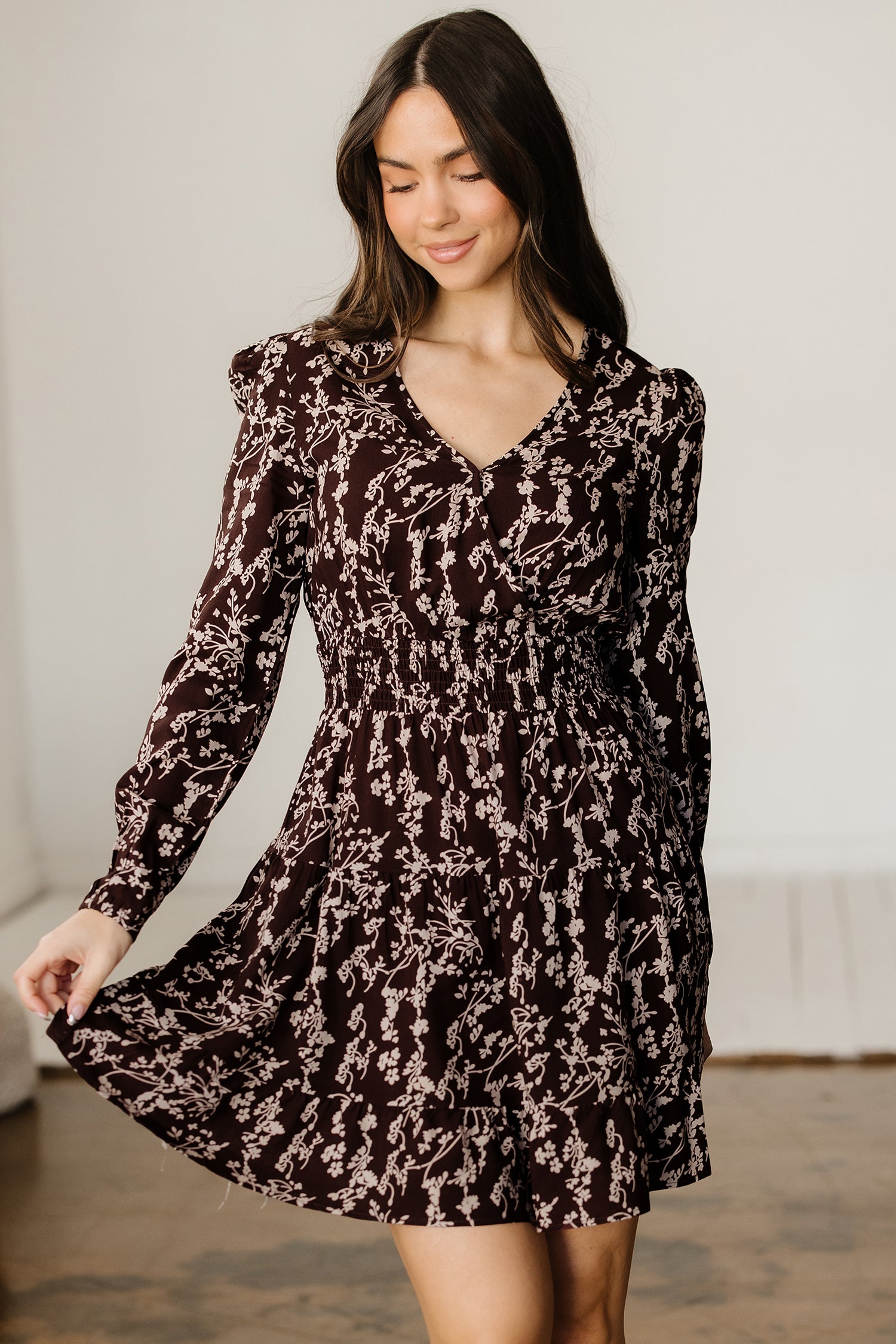 Mini vestido estampado floral acampanada marrón