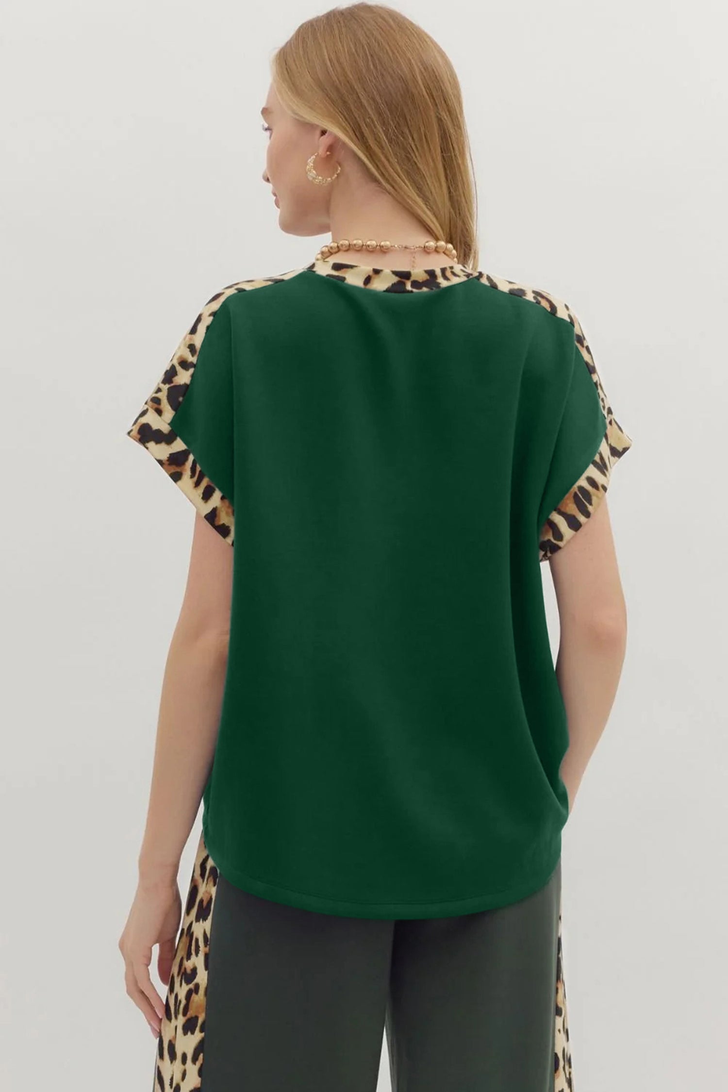 Camiseta holgada con cuello redondo