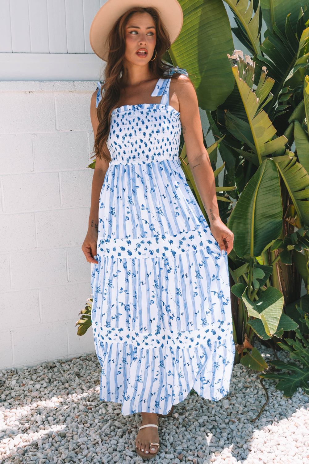Straps de color floral azul cielo atado