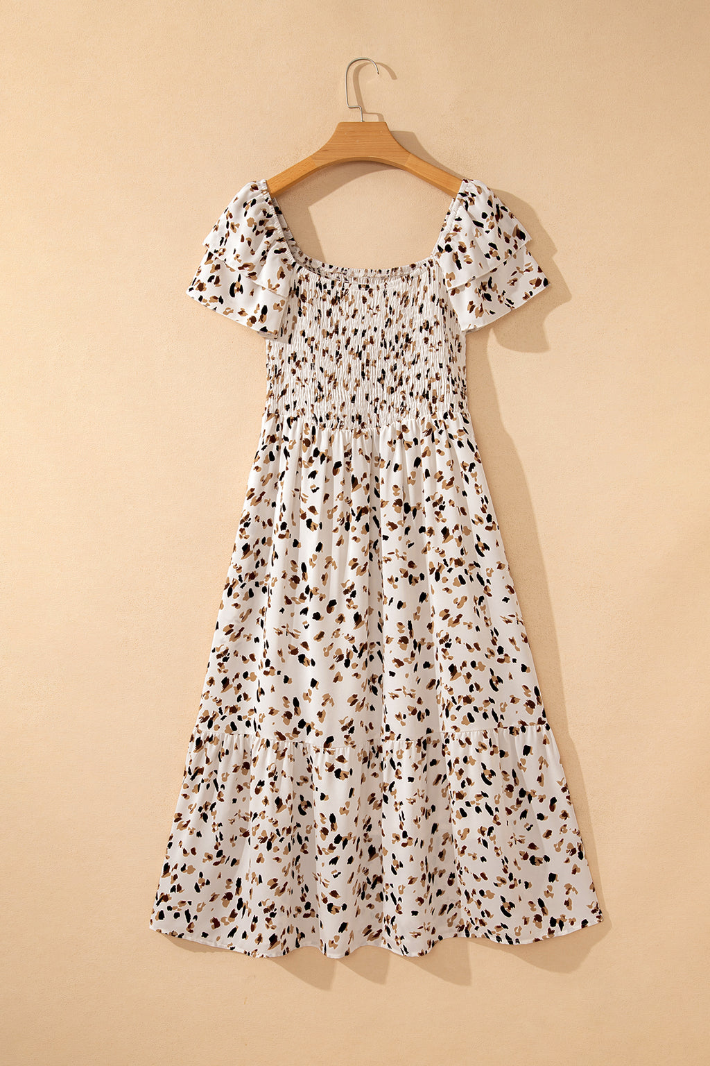 Vestido manga corta con volantes y cuello cuadrado